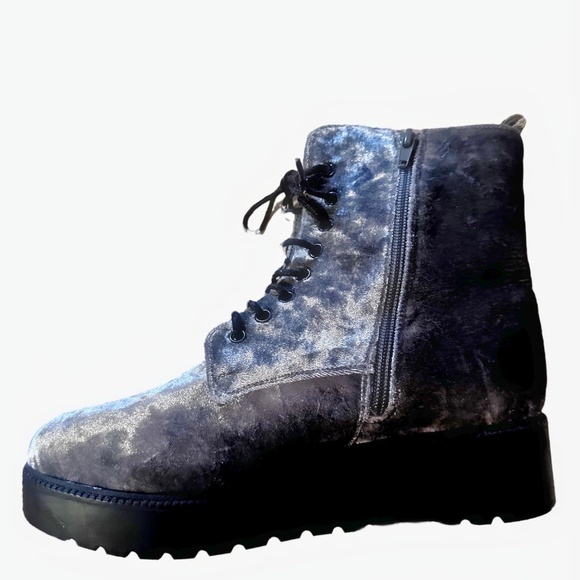 Never worn! Silver Velvet Biker Boots Platform zip up/tie front Size 9 Wide fit - Picture 7 of 7